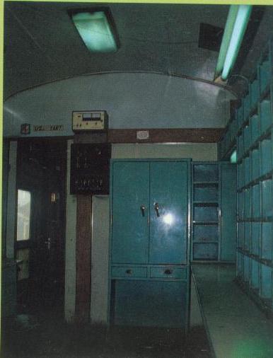 邮政车内部.jpg