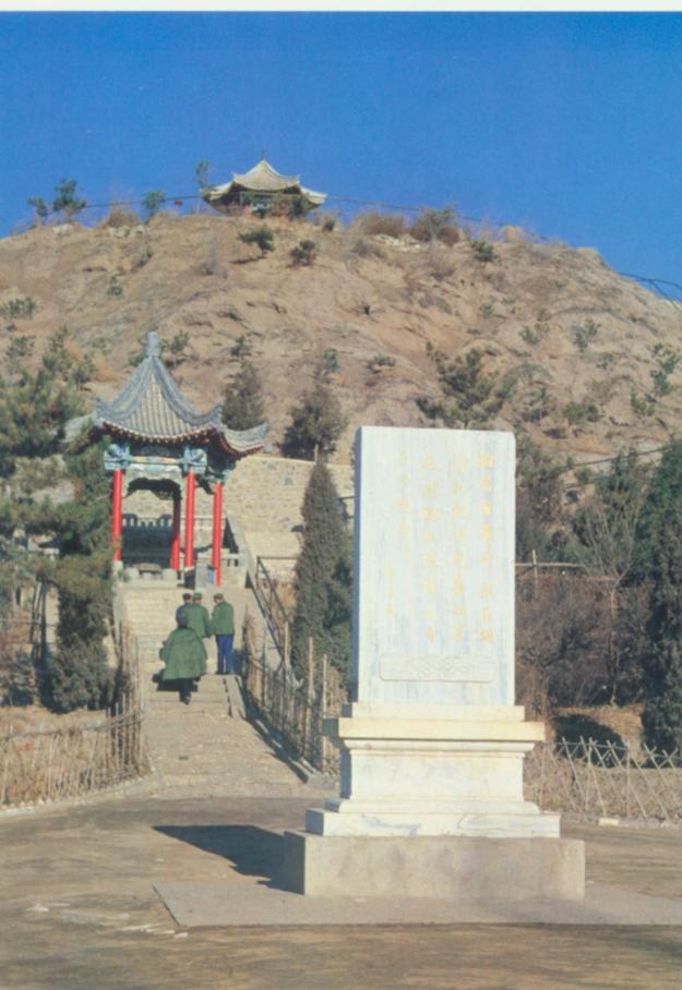 昭君墓.jpg