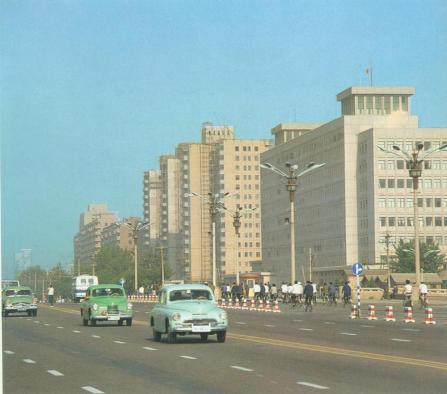 北京复兴门外新建筑物.jpg