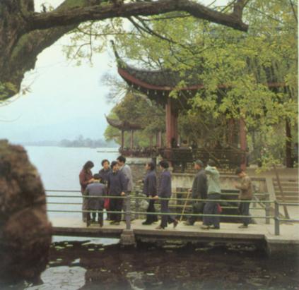 西湖之畔.jpg