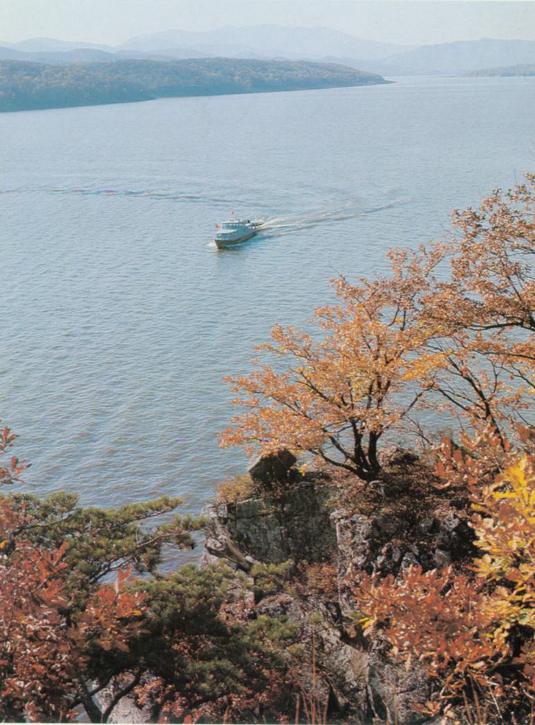 吉林松花湖秋景.jpg
