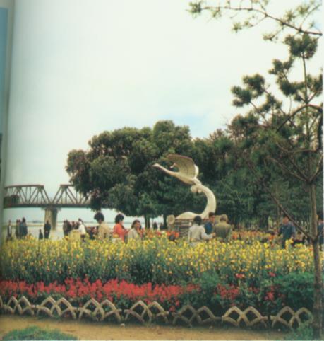 远眺松花江铁桥.jpg