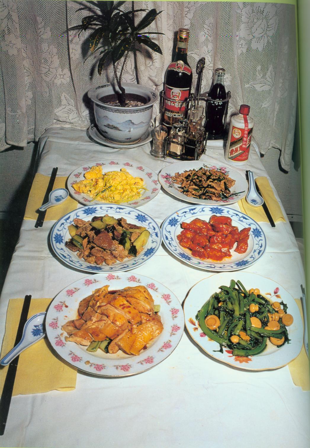 餐车上的菜肴.jpg