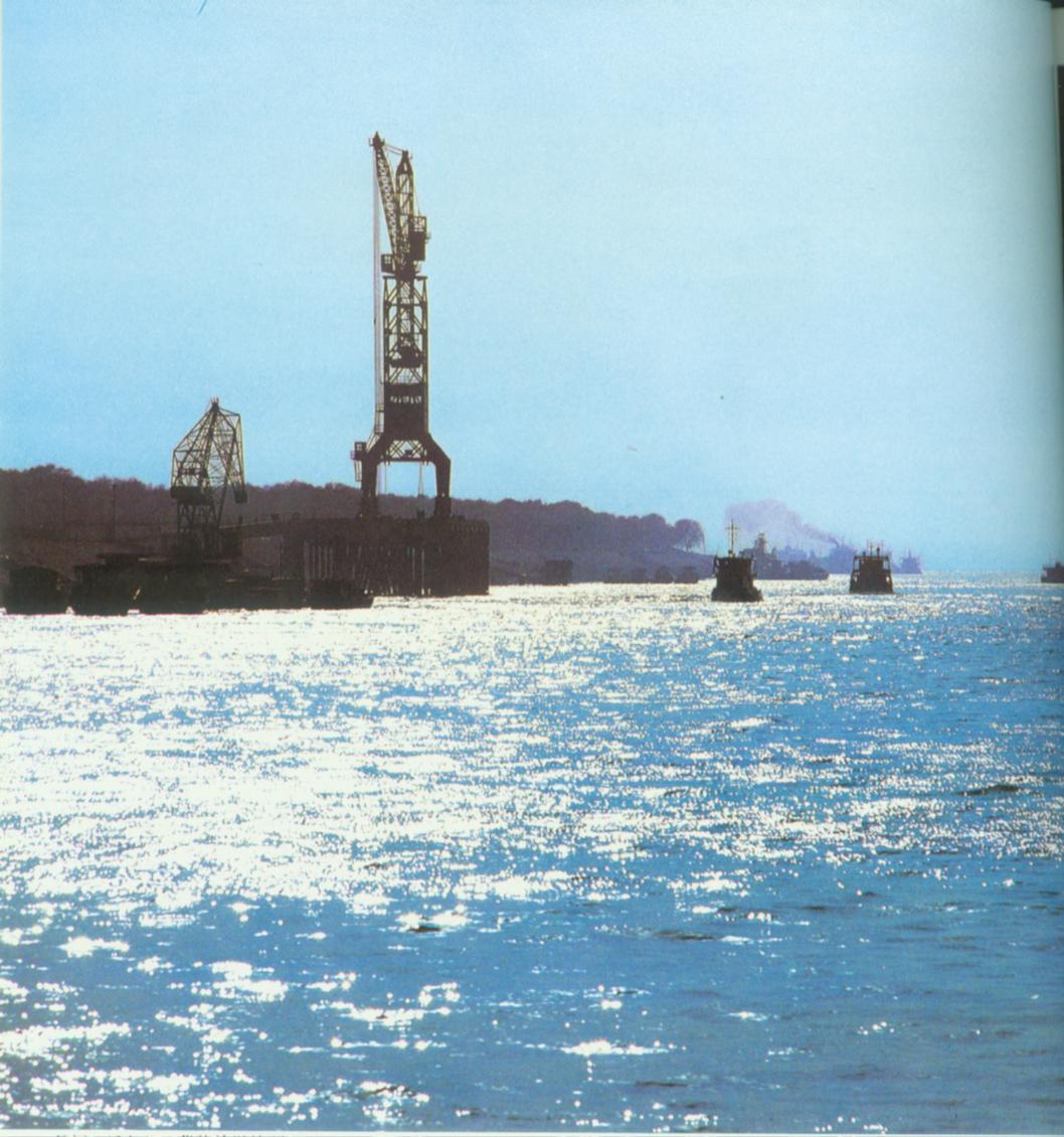 长江内河港口.jpg
