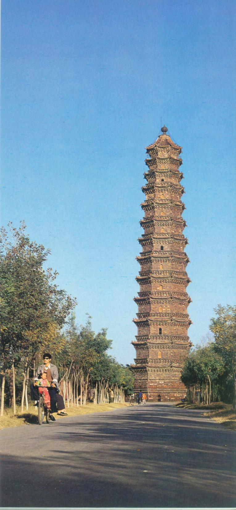 开封铁塔.jpg