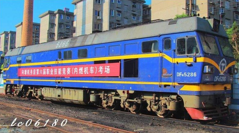 DF4C-5286.jpg