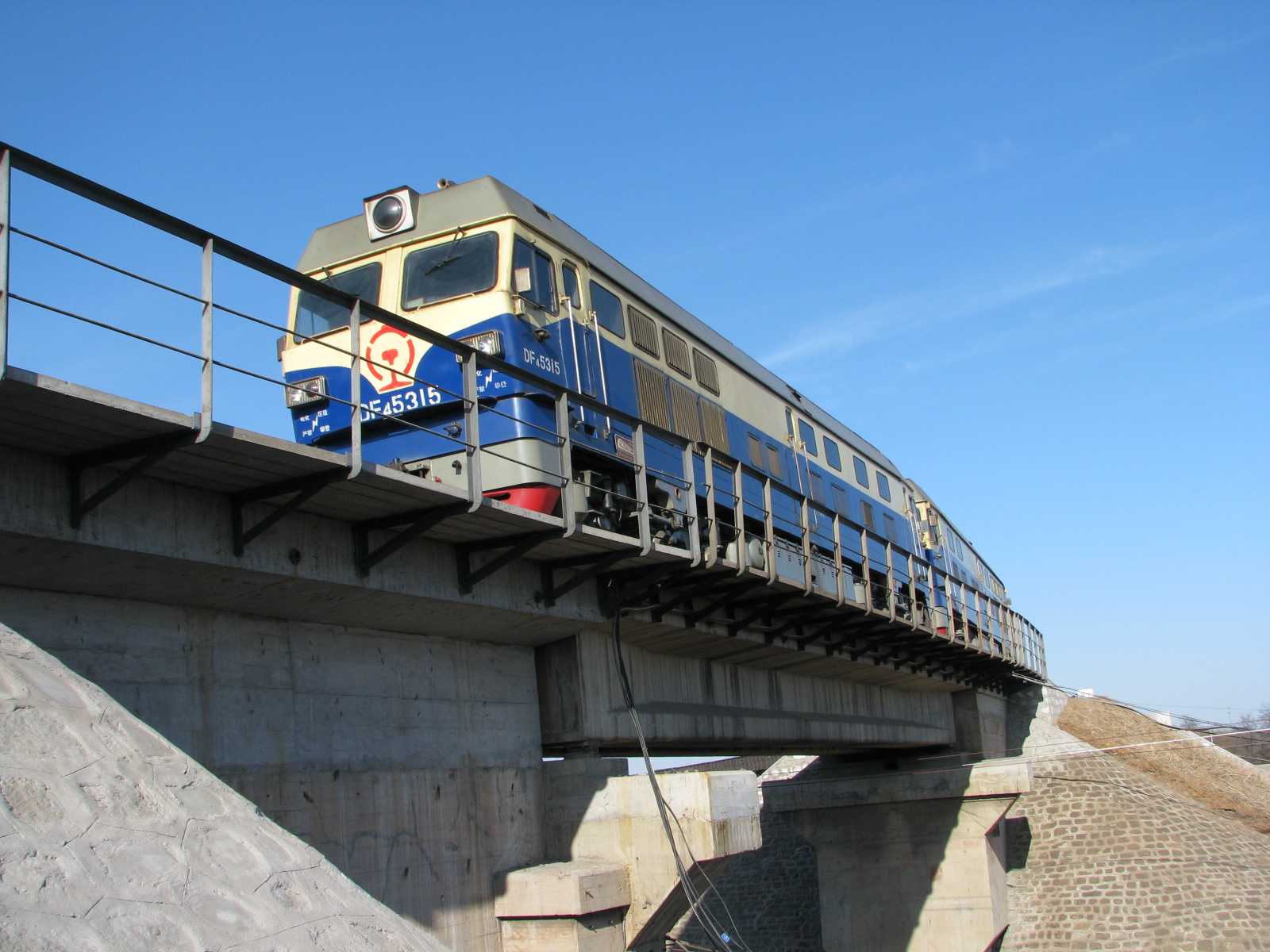 DF4C-5315.jpg