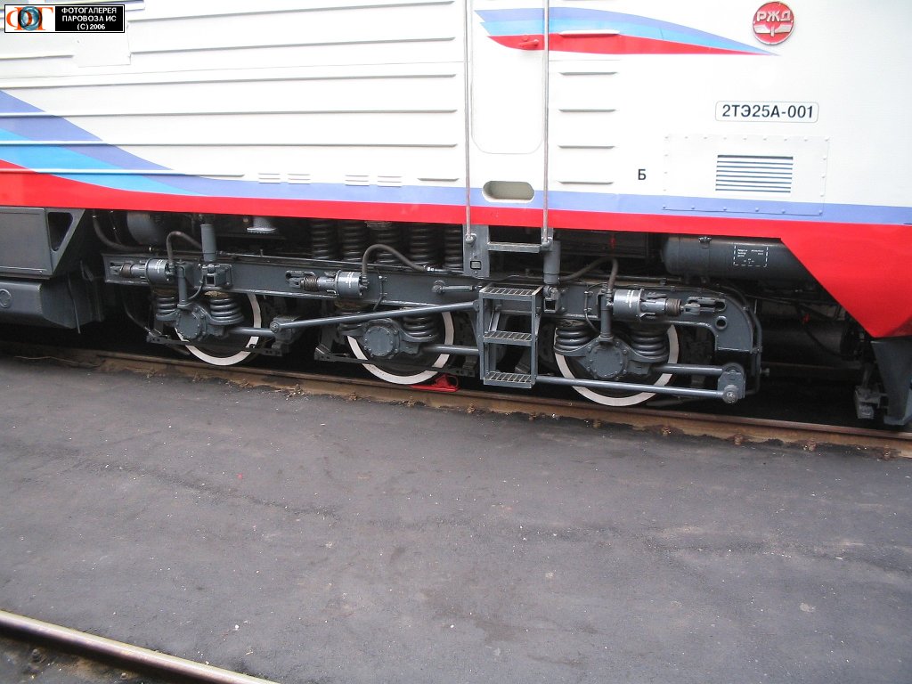 2ТЭ25А { Cabin of a 2TE25A-001 diesel locomotive }b.jpg