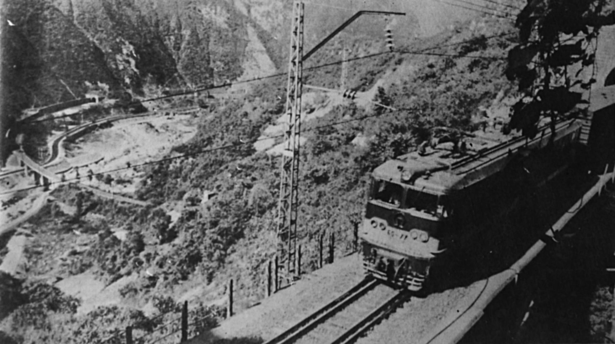 195156vmwmou5wy7or5sd9.jpg
