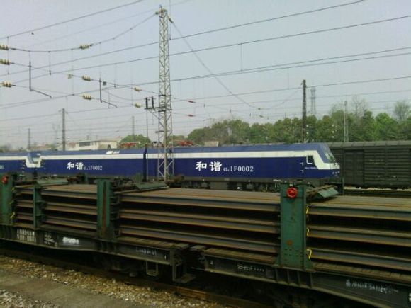 HXD1F-0002.jpg