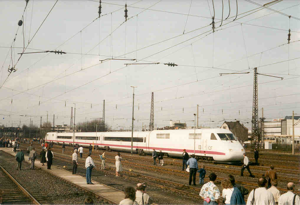 410_0a.jpg