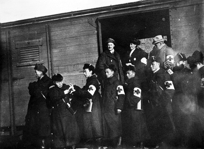 1912年2月29日北洋军第三镇哗变，北京,参与救助的红十字会医生.jpg
