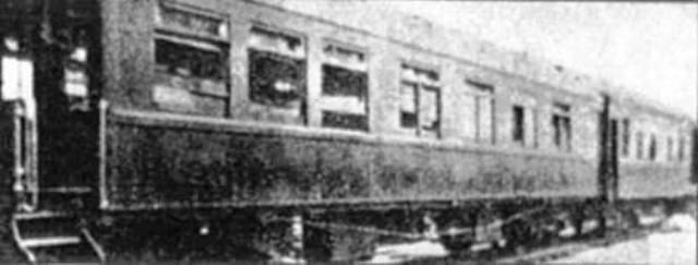 1936年12月西安事变前停放在临潼车站的蒋介石专列.jpg