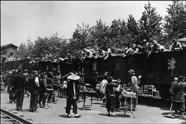 国军部队源源不断地向台儿庄集结2.jpg
