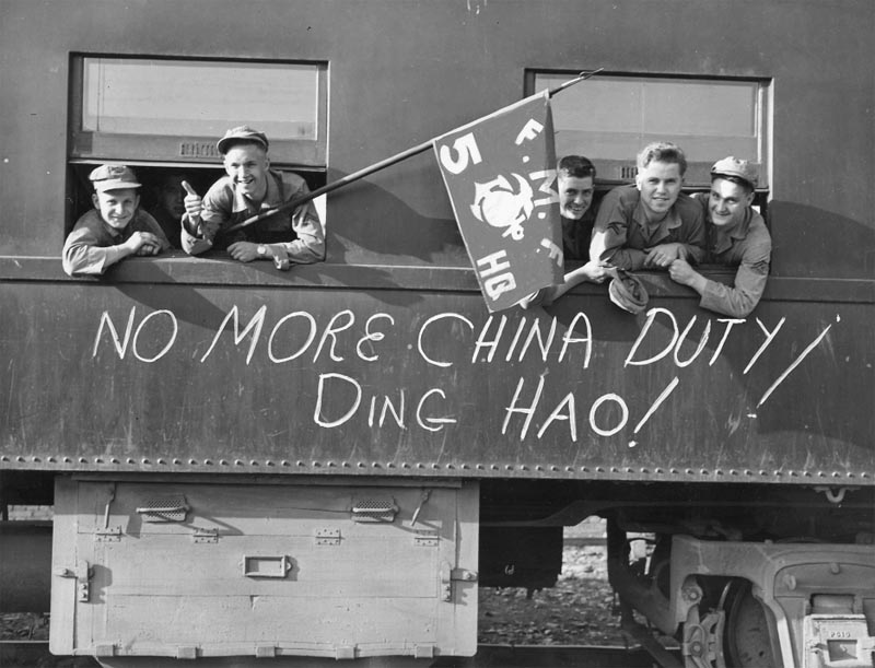 1947年撤离北平的美国海军陆战队.jpg