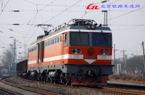 火车头足球俱乐部自备车！