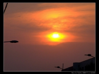 某日夕阳+下班路上+大雨前+瓢泼大雨=乱