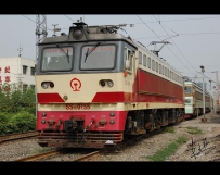 2006年4月15日，成都——拉萨，客车特两两，本务SS7D-0049……对，不是7E，是7D！
