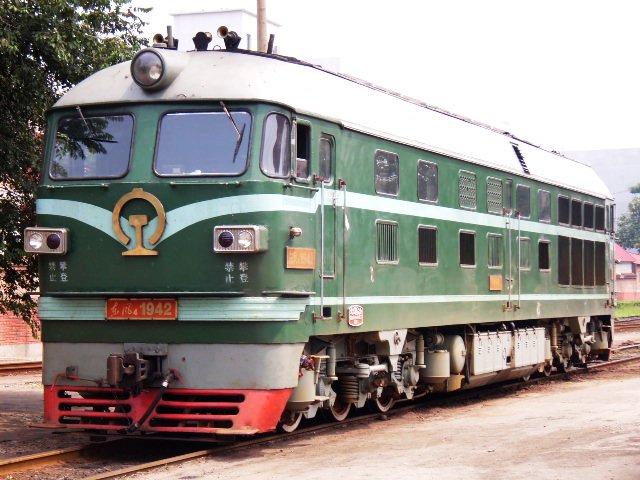东风4-1942#2.JPG