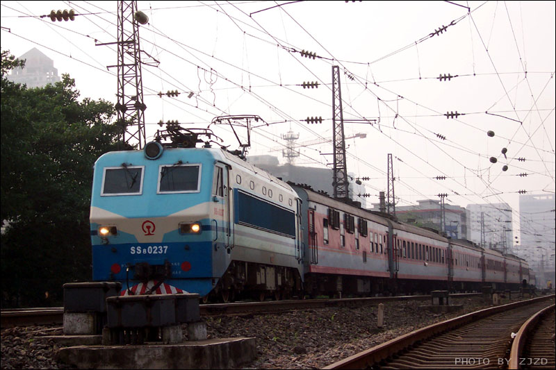 韶山8型0237(1).jpg