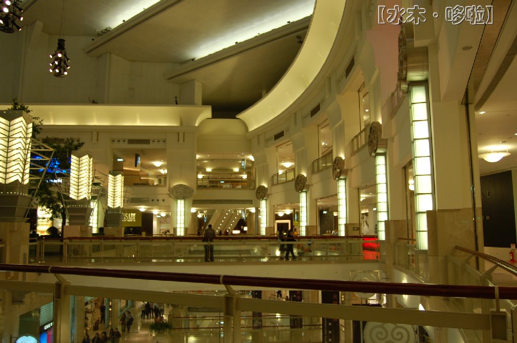 台北101大楼裙楼商场2.jpg