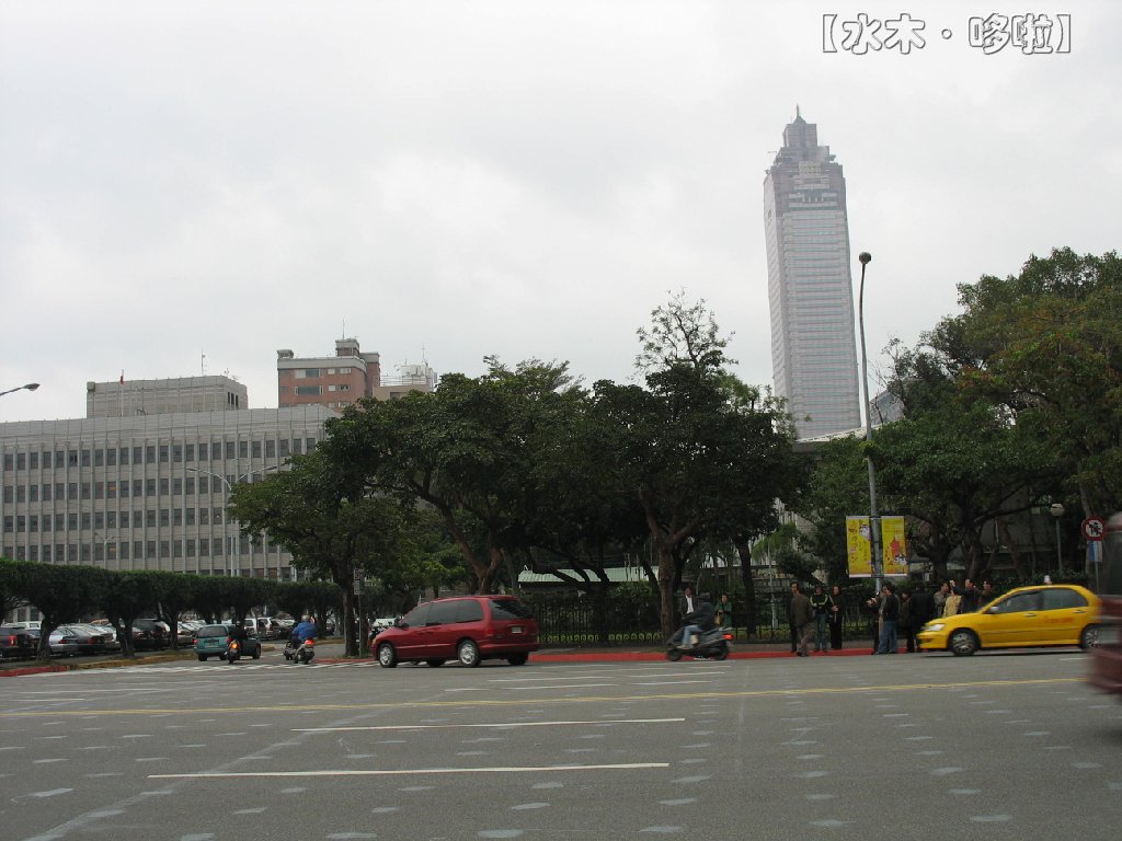 台北介寿馆前2.jpg