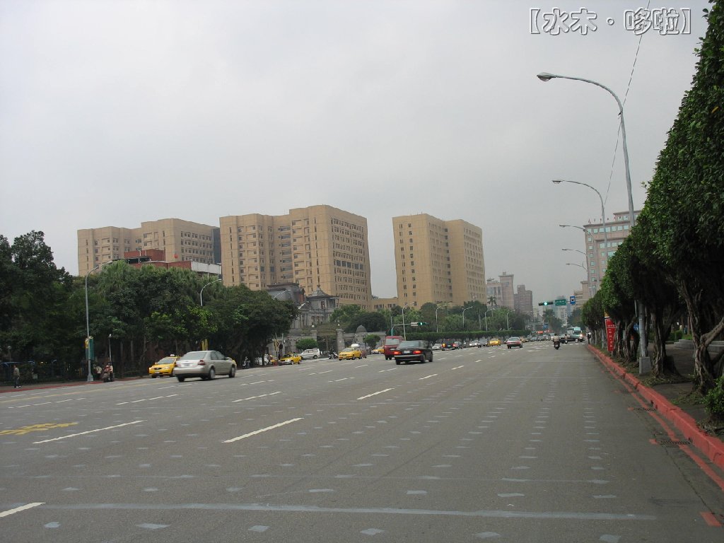 台北介寿馆前3.jpg