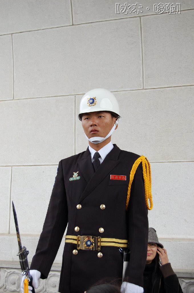 台北忠烈祠海军卫兵1.jpg