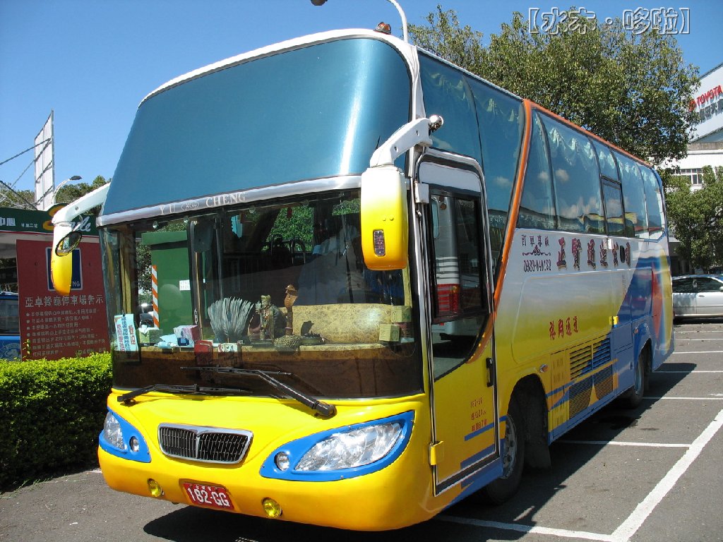 台湾旅游车3.jpg